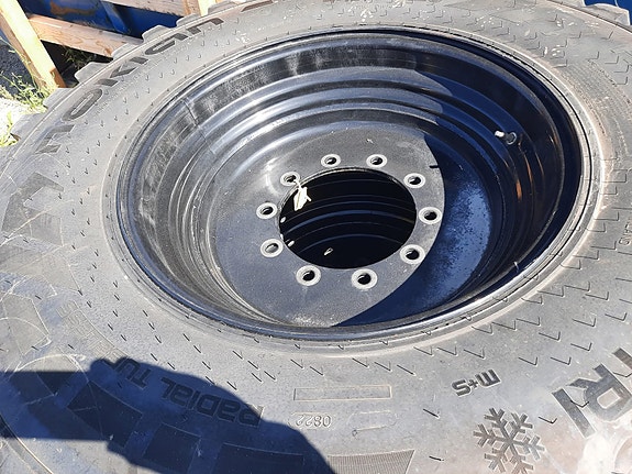 Hakkapeliitta med pigg Valtra T serie