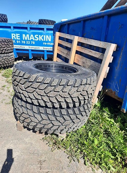 Hakkapeliitta med pigg Valtra T serie