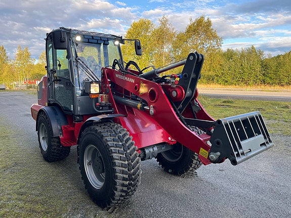 Weidemann 4080/Demo med Inch hastighetsbegrenser,stor pumpe,vinterdekk 3 of 5