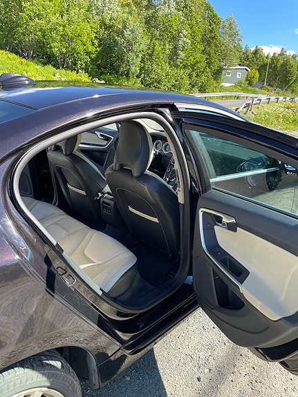 Volvo S60 11 of 29