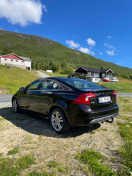 Volvo S60 4 of 29
