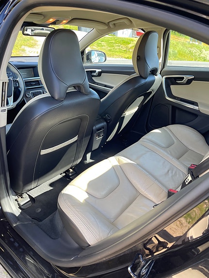 Volvo S60 8 of 29