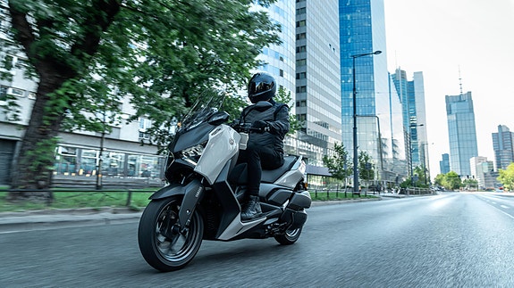 Yamaha XMAX 300 TECH MAX+ 5 of 5
