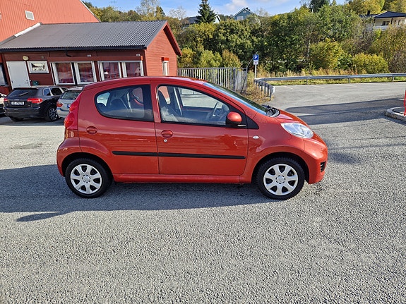 Peugeot 107 4 of 5