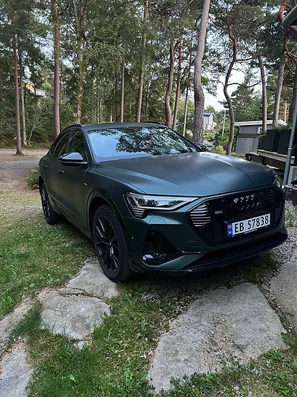 Audi e-tron 2 of 14
