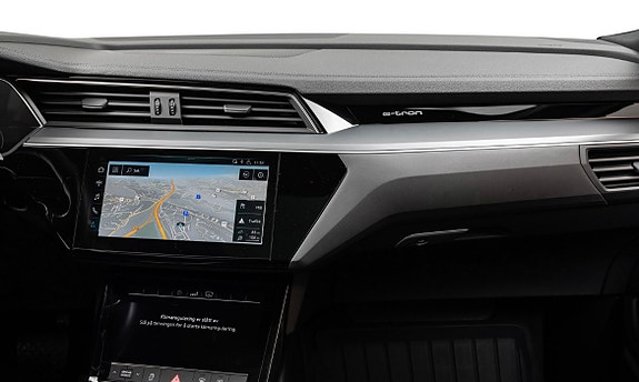 Audi e-tron 11 of 14