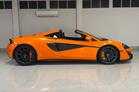 McLaren 570S 14 of 30