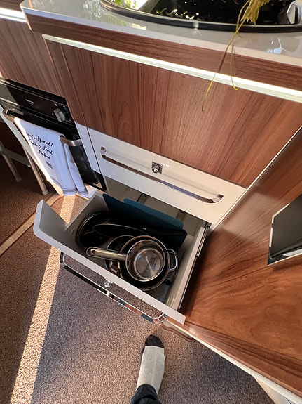 Pilote P716 Essential, Ledig i høstferien, langtur til Europa? Klasse B, kjæledyr, senkeseng, steikeovn, A/C bodel, helårs camping 29 of 30