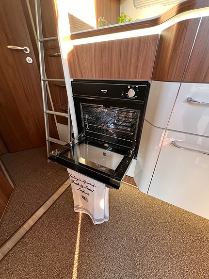 Pilote P716 Essential, Ledig i høstferien, langtur til Europa? Klasse B, kjæledyr, senkeseng, steikeovn, A/C bodel, helårs camping 26 of 30