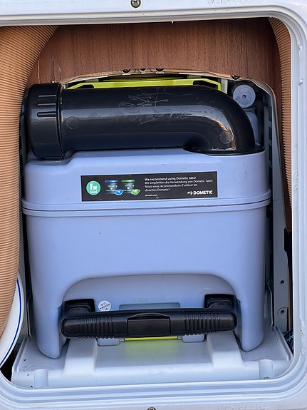 Pilote P716 Essential, Ledig i høstferien, langtur til Europa? Klasse B, kjæledyr, senkeseng, steikeovn, A/C bodel, helårs camping 11 of 30
