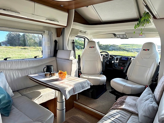 Pilote P716 Essential, Ledig i høstferien, langtur til Europa? Klasse B, kjæledyr, senkeseng, steikeovn, A/C bodel, helårs camping 2 of 30