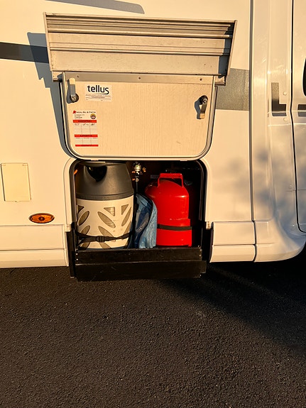 Pilote P716 Essential, Ledig i høstferien, langtur til Europa? Klasse B, kjæledyr, senkeseng, steikeovn, A/C bodel, helårs camping 8 of 30