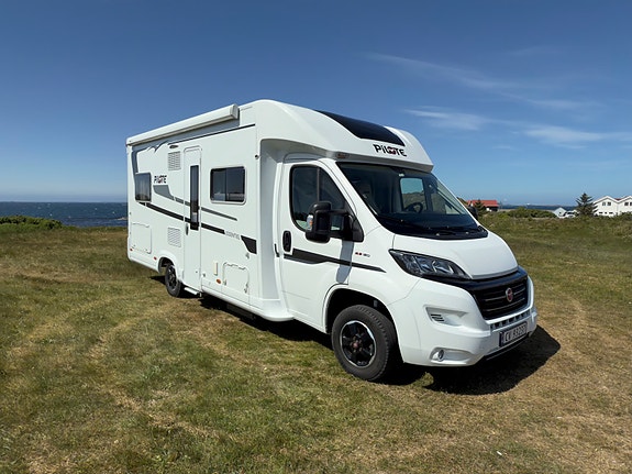 Pilote P716 Essential, Ledig i høstferien, langtur til Europa? Klasse B, kjæledyr, senkeseng, steikeovn, A/C bodel, helårs camping 4 of 30