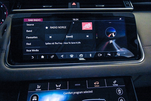 Land Rover Range Rover Velar 24 of 30