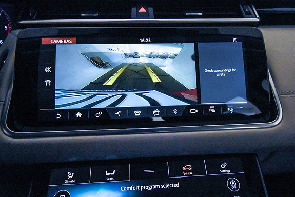 Land Rover Range Rover Velar 26 of 30