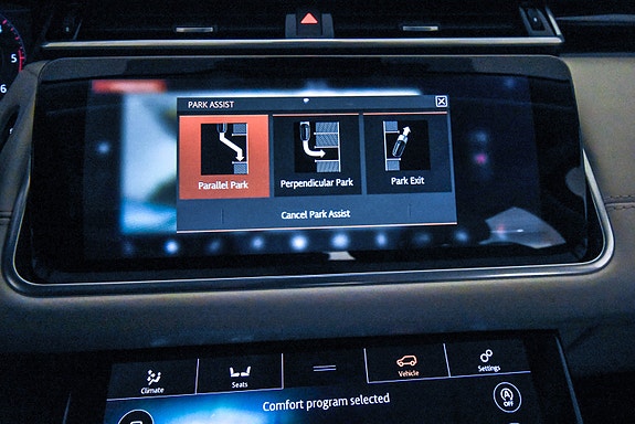 Land Rover Range Rover Velar 27 of 30