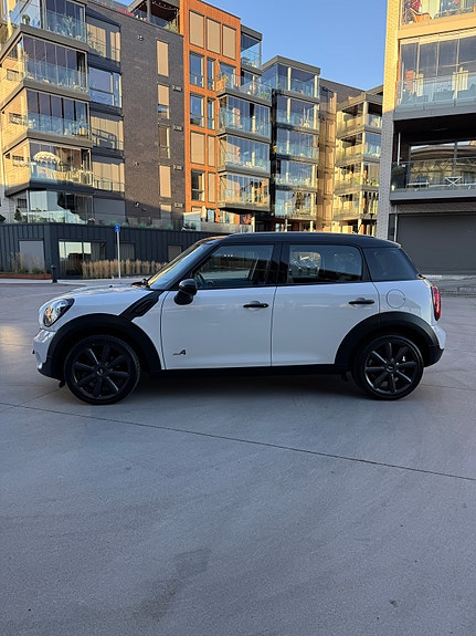MINI Countryman-Serie 8 of 23