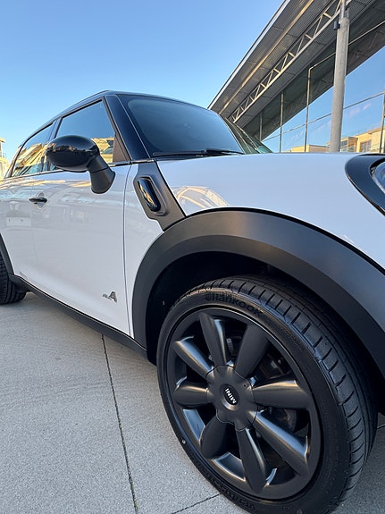 MINI Countryman-Serie 21 of 23