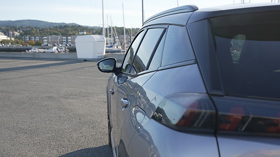 Peugeot e-2008 8 of 26