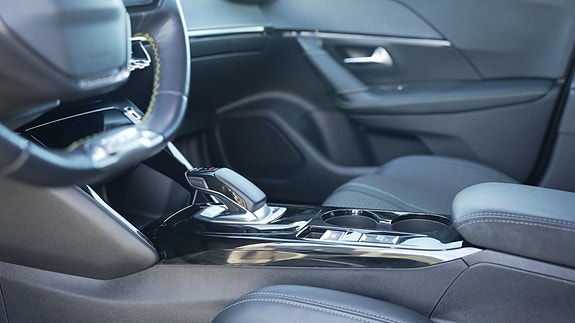Peugeot e-2008 18 of 26