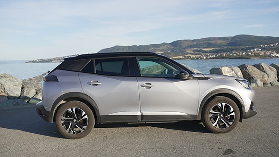 Peugeot e-2008 4 of 26