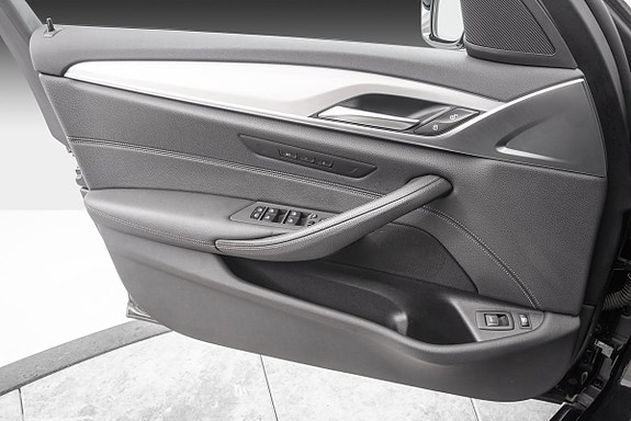 BMW 545e 17 of 30