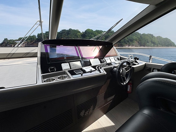 Sunseeker 76 Yacht 13 of 20