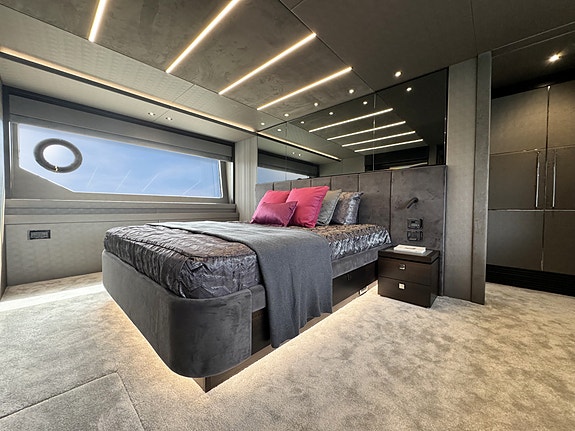 Sunseeker 76 Yacht 15 of 20