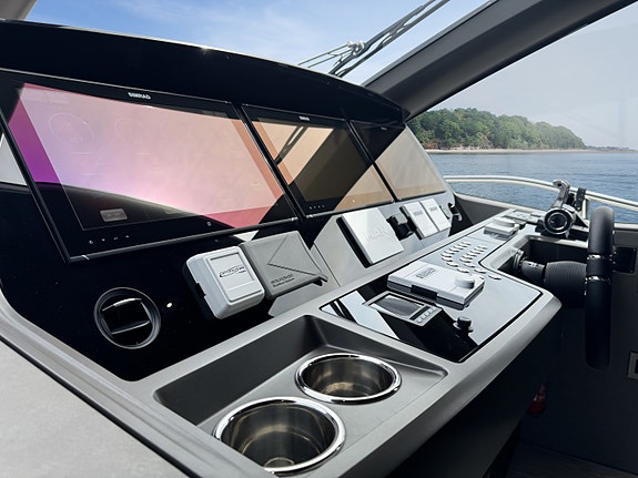 Sunseeker 76 Yacht 14 of 20