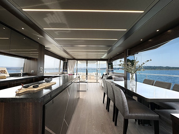 Sunseeker 76 Yacht 9 of 20