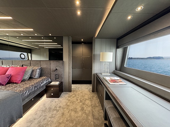 Sunseeker 76 Yacht 16 of 20