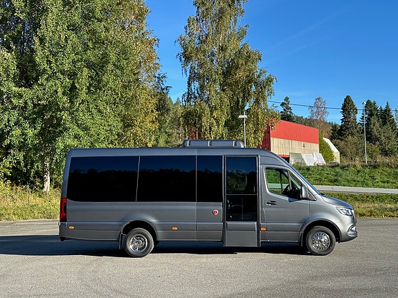 Mercedes-Benz Sprinter 519 Automat, 16+1, PÅ LAGER!! Bussdør bak, Led, 10,25`` skjerm, Tre rullestoler, To dieselvarmere, Stor AC , MYE utstyr! 2 of 5