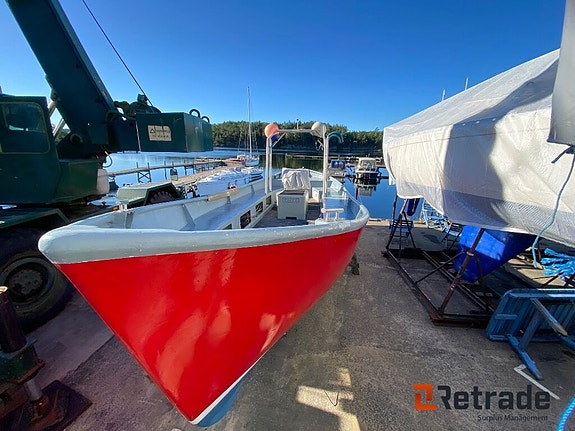 Livbåt ombyggd till arbetsbåt, dykbåt, fiskebåt eller familjebåt