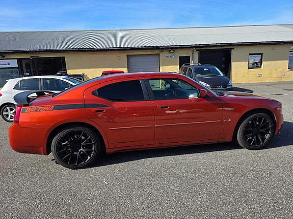 Dodge Charger 4 of 5
