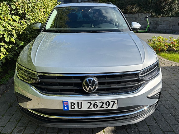 Volkswagen Tiguan 3 of 5