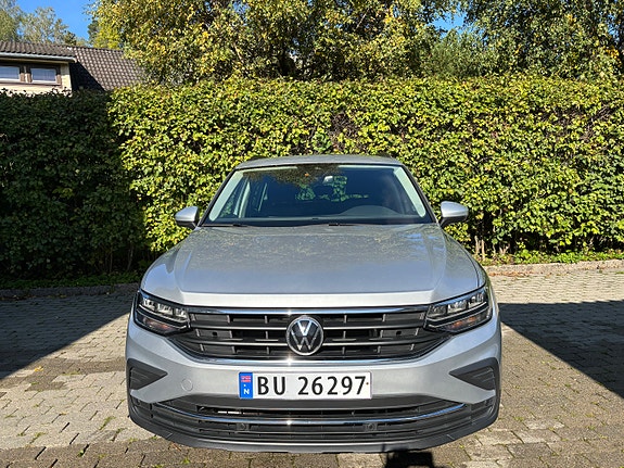 Volkswagen Tiguan 2 of 5