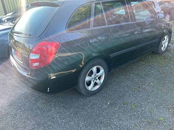 Skoda Fabia 5 of 9