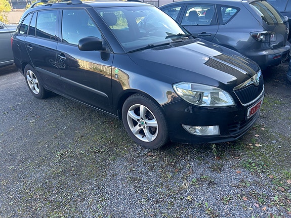 Skoda Fabia 2 of 9