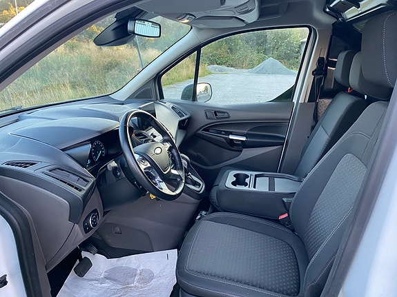 Ford Transit Connect 11 of 19