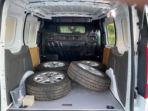 Ford Transit Connect 12 of 19