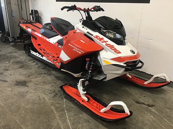 Ski-doo Backcountry XRS 154` 850 E-etc.