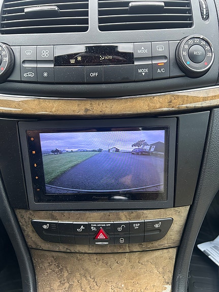 Mercedes-Benz E-Klasse 23 of 26