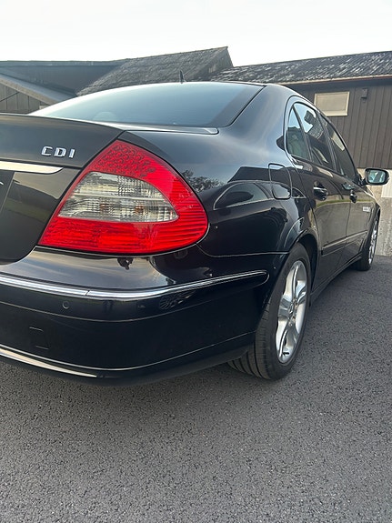 Mercedes-Benz E-Klasse 3 of 26