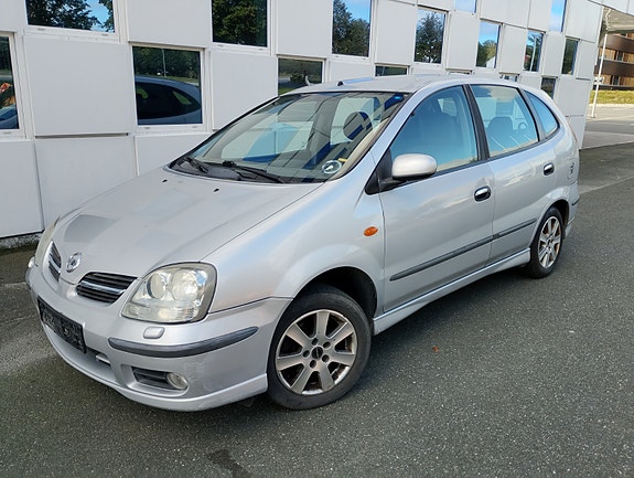 Nissan Almera 2 of 5