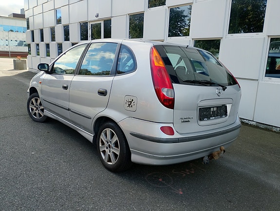 Nissan Almera 4 of 5