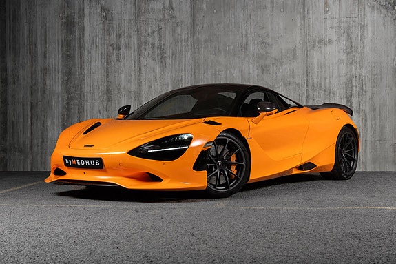 McLaren 750S 4 of 5