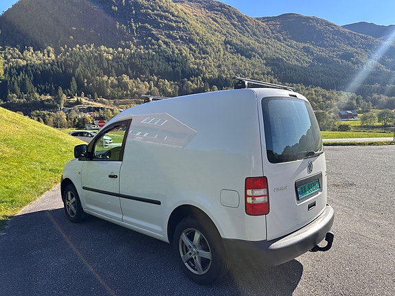 Volkswagen Caddy 2 of 4