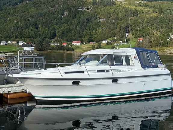 Velhold Nimbus 4 of 5