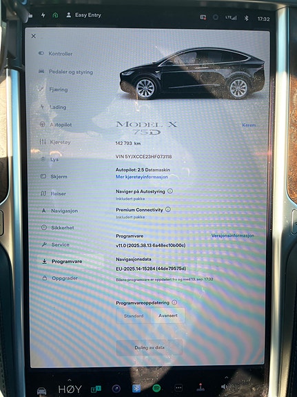 Tesla Model X 27 of 29