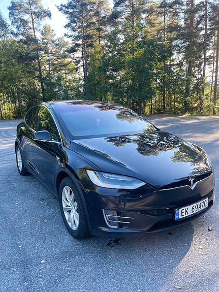 Tesla Model X 9 of 29